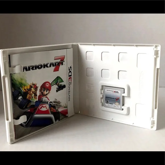 Mario Kart 7 Nintendo 3DS Video Game - Picture 5 of 7